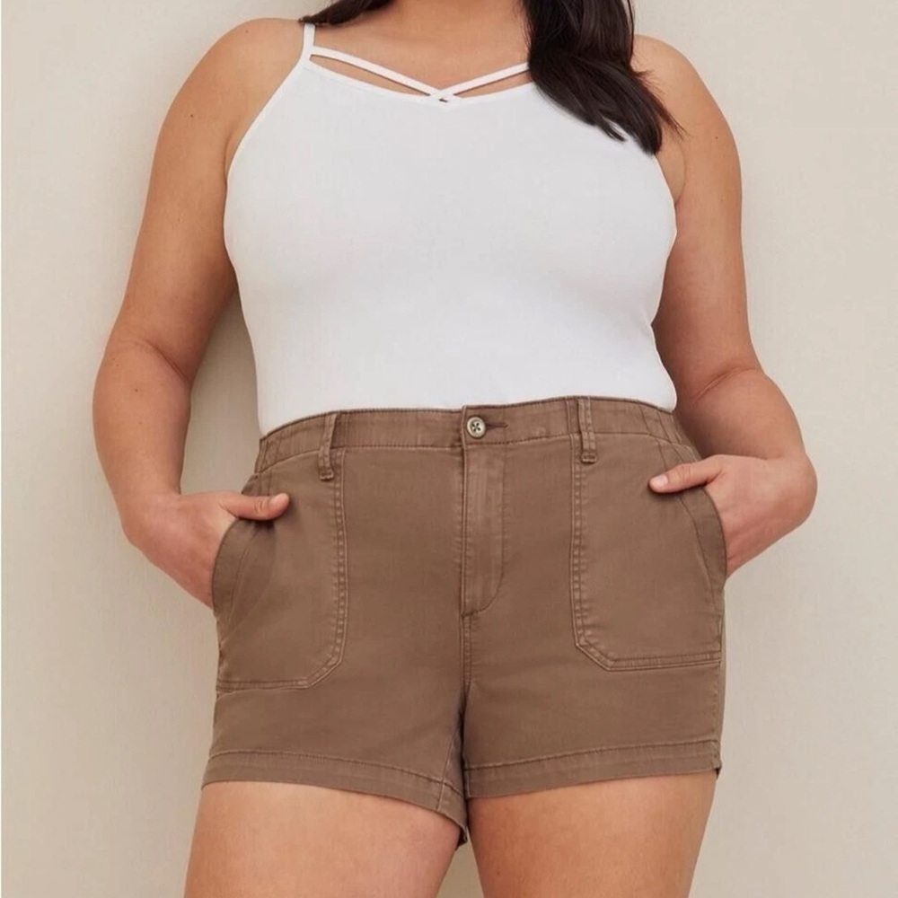 Torrid NWT flex waistband twill chino short - size 20